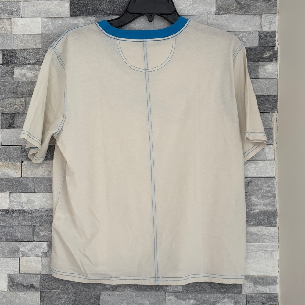 New!! Carhartt women's Cream and Blue Logo T-Shirt - Picture 5 of 12